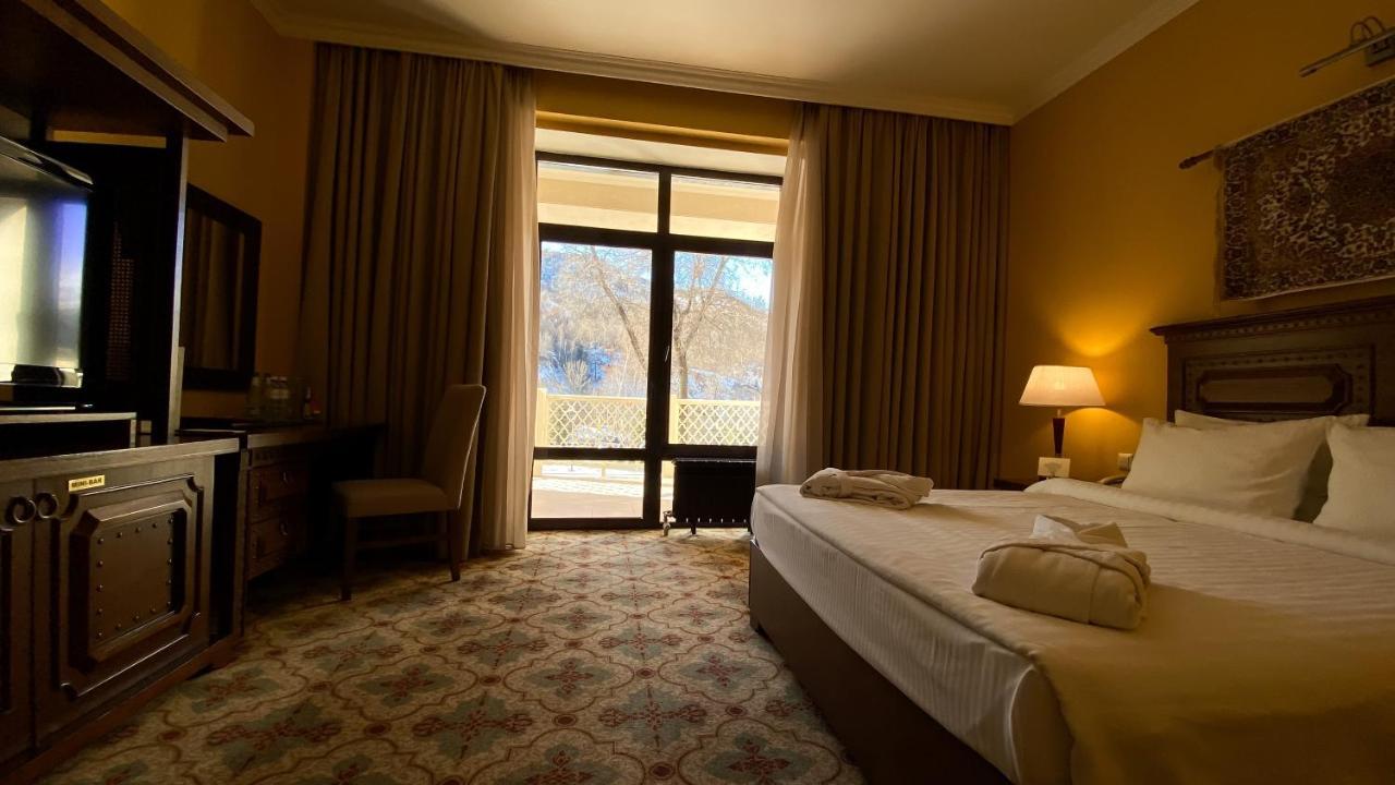 Samal Resort & Spa Almaty Ngoại thất bức ảnh
