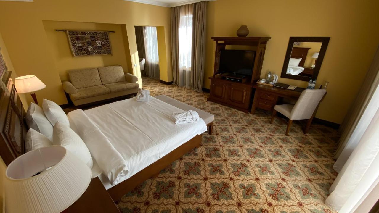 Samal Resort & Spa Almaty Ngoại thất bức ảnh